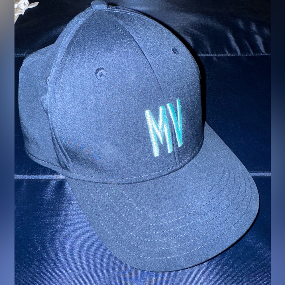 Vineyard Vines Performance Hat MV (Martha’s Vineyard) Hat
